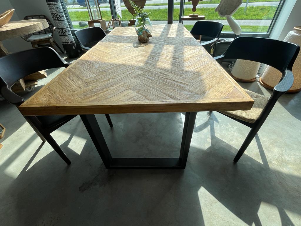 ZigZag Dining Table