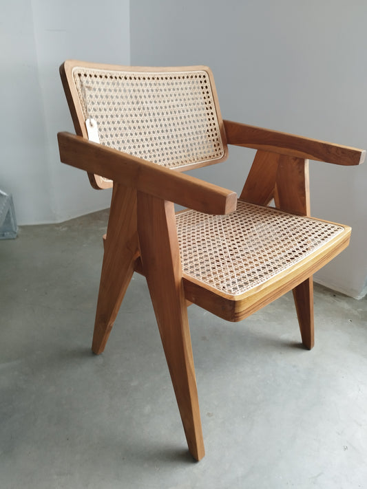Eiffel chair with armrests