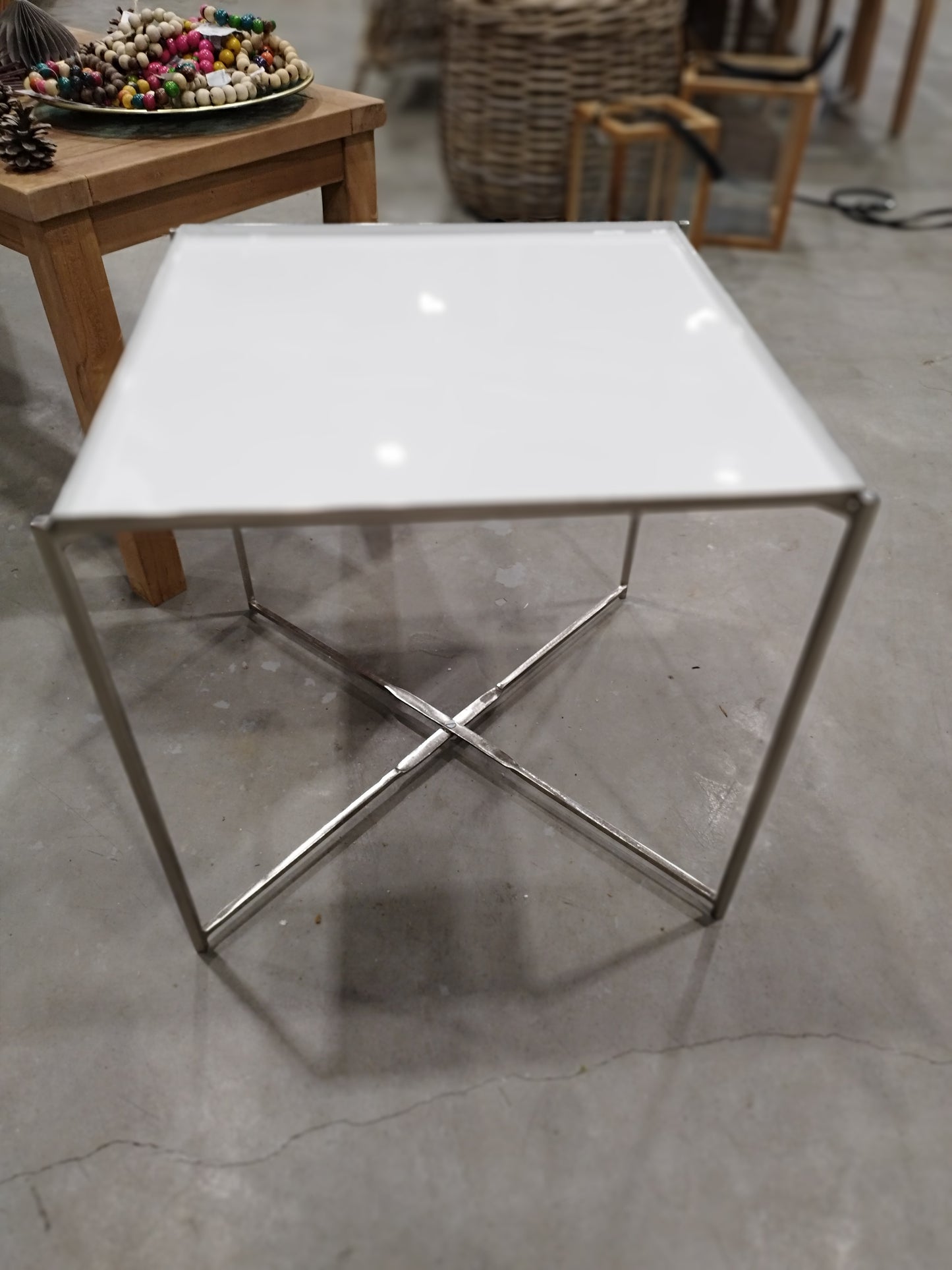 Side table White / Silver