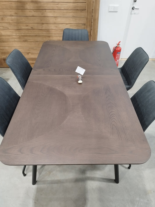 Farum Dining Table with 5 Macheo Rotating Chairs
